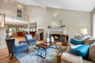 64 Botsford Rd, Chestnut Hill, MA 02467