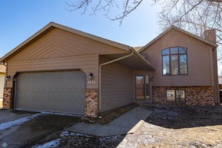 1532 31st Ave S, Fargo, ND 58103