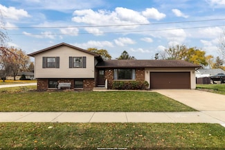 905 Bauman St, Oshkosh, WI 54902