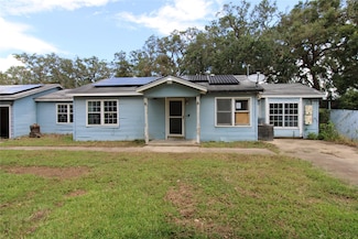 848 Nursery Rd, Clute, TX 77531