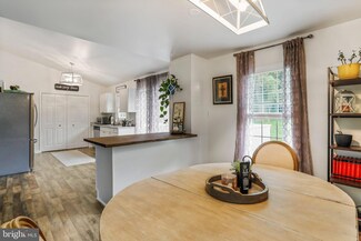 608 Stubbs Rd, Kearneysville, WV 25430