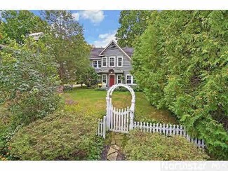 2927 2927 Westwood Rd S, Minnetonka Beach, MN 55391