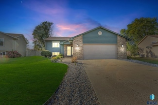 5521 S Aaron Ave, Sioux Falls, SD 57106