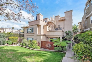 2233 Felspar St, San Diego, CA 92109