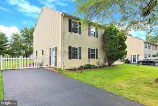 447 Indian Crest Dr, Harleysville, PA 19438