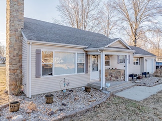 1201 N Franklin St, Salem, IL 62881
