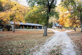 381 Cornell Rd, Kirbyville, MO 65679