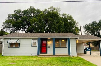 218 W 6th St, Halstead, KS 67056