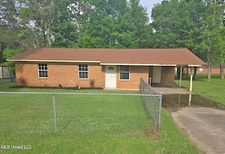 103 Pacific Cir, Crystal Springs, MS 39059