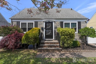325 Giles Ave, Middlesex, NJ 08846