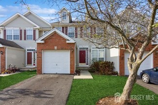 7 Molteg Dr, Parlin, NJ 08859