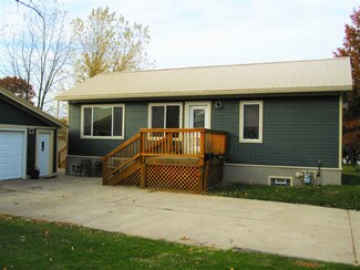 303 4th St, Grundy Center, IA 50638