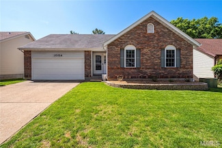 1054 Columbard Dr, Ballwin, MO 63021