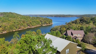 15 Marina Point Cir, Iuka, MS 38852