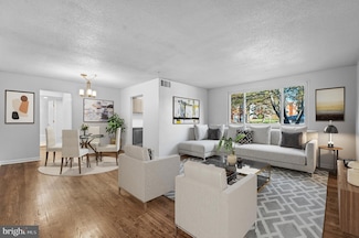 3829 Hamilton St Unit 204, Hyattsville, MD 20781