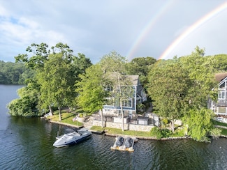 76 Pine Island Rd, Hopkinton, MA 01748