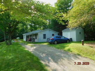 699 Ridge Rd, Plymouth, ME 04969