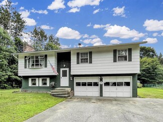 77 Hidden Pines Dr, Richmond, VT 05477