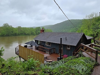 929 Rocky Forest Rd, Sugar Run, PA 18846