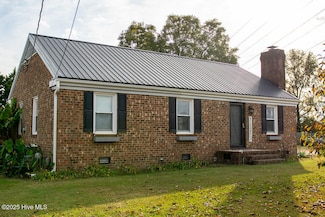 5122 Sharon Acres Rd, Elm City, NC 27822