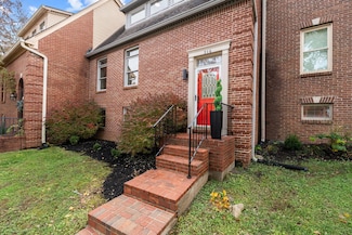 216 Chippendale Cir, Lexington, KY 40517