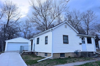 319 S Franklin Ave, Ames, IA 50014