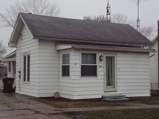 127 S Main St, Waldron, MI 49288