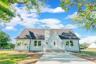 808 N Main St, Tioga, TX 76271