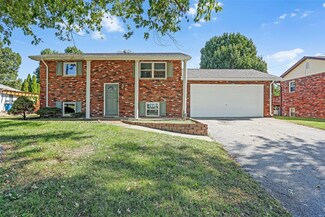 3024 Mockingbird Ln, Granite City, IL 62040