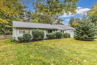 40 Leavitt Rd, Hampton, NH 03842