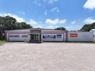 1440 Gulfway Dr, Winnie, TX 77665