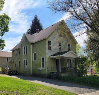 157 S Greenwich St, Valparaiso, IN 46383