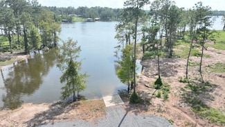 18 Pirates Alley, Florien, LA 71429