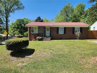 212 Daisy St, Sanford, NC 27330