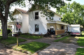 82 W 1st St, Frazeysburg, OH 43822