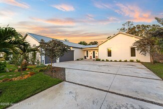 2619 Forest Dr, Melbourne, FL 32901