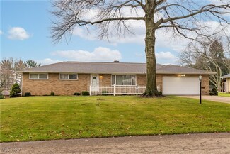 326 Bainbridge St NW, North Canton, OH 44720