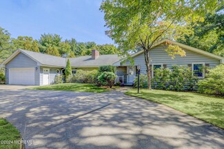 9 Pine St, Lincroft, NJ 07738
