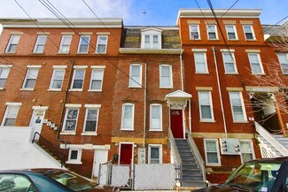 32 Hawthorne St, Chelsea, MA 02150
