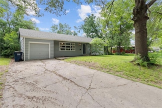 1946 Alabama St, Lawrence, KS 66046
