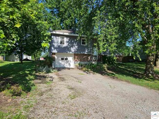 402 2nd St, Hughesville, MO 65334