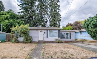 184 S 7th St, Lebanon, OR 97355