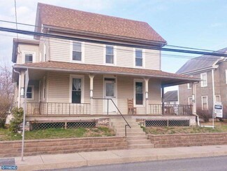 31 N Main St, Trumbauersville, PA 18970