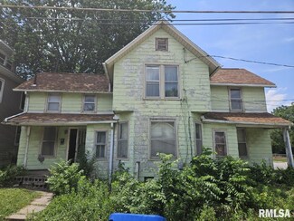 2440 4th Ave, Moline, IL 61265
