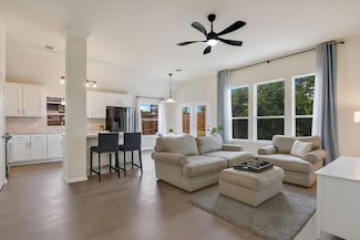 11805 Larch Valley Dr, Austin, TX 78754