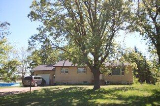 106 Roosevelt St SW, Staples, MN 56479