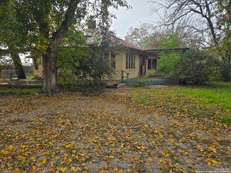 757 Caldwell St, Kingsbury, TX 78638