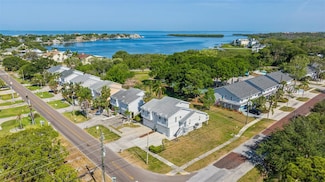 581 Oceanview Ave, Palm Harbor, FL 34683