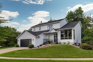 2033 Beacon Dr SW, Rochester, MN 55902