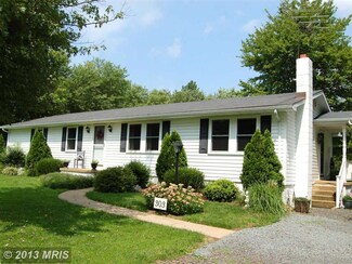 303 W Bowen St, Remington, VA 22734